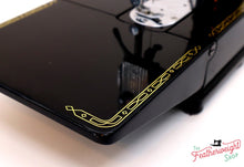 Load image into Gallery viewer, Singer Featherweight 222K Sewing Machine EK325***
