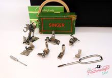 Load image into Gallery viewer, Singer Featherweight 222K Sewing Machine EJ909***
