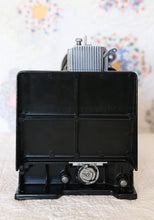 Load image into Gallery viewer, Singer Featherweight 221K Sewing Machine, EH628***
