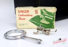 Load image into Gallery viewer, Singer Featherweight 222K Sewing Machine EM6024**
