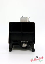 Load image into Gallery viewer, Singer Featherweight 222K Sewing Machine EM6024**
