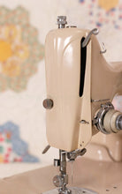 Load image into Gallery viewer, Singer Featherweight 221 Sewing Machine, TAN ES879***
