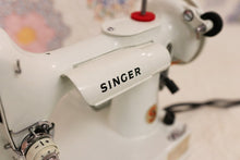 Load image into Gallery viewer, Singer Featherweight 221 Sewing Machine, WHITE FA095***

