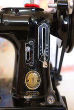 Load image into Gallery viewer, Singer Featherweight 222K Sewing Machine EK324***
