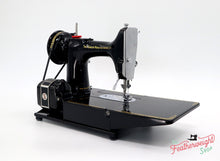 Load image into Gallery viewer, Singer Featherweight 222K Sewing Machine EL181***
