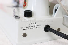 Load image into Gallery viewer, Singer Featherweight 221 Sewing Machine, WHITE EV893***
