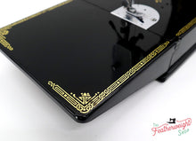 Load image into Gallery viewer, Singer Featherweight 221K Sewing Machine, EH140***

