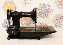 Load image into Gallery viewer, Singer Featherweight 222K Sewing Machine, RED "S" ER0230**
