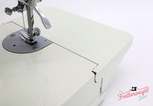 Load image into Gallery viewer, Singer Featherweight 221K Sewing Machine, WHITE EV958***
