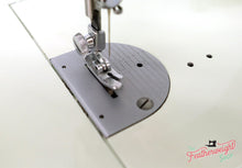 Load image into Gallery viewer, Singer Featherweight 221K Sewing Machine, WHITE EV958***
