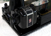 Load image into Gallery viewer, Singer Featherweight 222K Sewing Machine, RED "S" EP5432**
