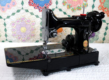 Load image into Gallery viewer, Singer Featherweight 222K Sewing Machine, RED "S" EP5428**
