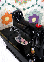 Load image into Gallery viewer, Singer Featherweight 222K Sewing Machine, RED "S" EP5428**
