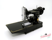 Load image into Gallery viewer, Singer Featherweight 222K Sewing Machine EM9612**

