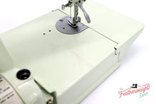 Load image into Gallery viewer, Singer Featherweight 221 Sewing Machine, WHITE EV928*** - ORIGINAL BOX
