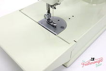Load image into Gallery viewer, Singer Featherweight 221 Sewing Machine, WHITE EV928*** - ORIGINAL BOX
