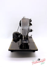 Load image into Gallery viewer, Singer Featherweight 222K Sewing Machine EL185***

