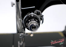 Load image into Gallery viewer, Singer Featherweight 222K Sewing Machine EL185***
