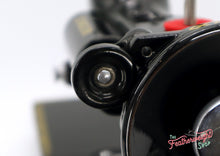 Load image into Gallery viewer, Singer Featherweight 222K Sewing Machine EL185***
