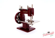 Load image into Gallery viewer, Singer Sewhandy Model 20 - Fully Restored in Brandywine

