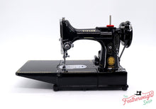 Load image into Gallery viewer, Singer Featherweight 222K Sewing Machine EK3213**
