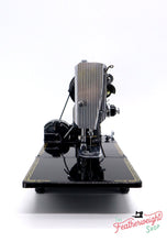 Load image into Gallery viewer, Singer Featherweight 222K Sewing Machine EK3213**
