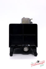 Load image into Gallery viewer, Singer Featherweight 222K Sewing Machine EK3213**
