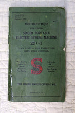 Load image into Gallery viewer, Singer Featherweight 221 Sewing machine, 1934 AD783***
