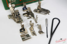 Load image into Gallery viewer, Singer Featherweight 221 Sewing Machine, AL0050**
