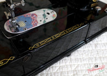 Load image into Gallery viewer, Singer Featherweight 222K Sewing Machine EN1345**
