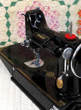 Load image into Gallery viewer, Singer Featherweight 221 Sewing machine, 1934 AD783***
