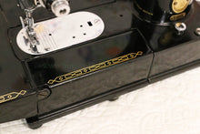 Load image into Gallery viewer, Singer Featherweight 222K Sewing Machine EJ9130**
