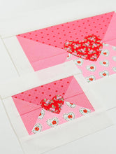 Load image into Gallery viewer, Pattern, Love Note Valentine Quilt Block by Ellis &amp; Higgs (digital download)
