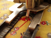 Load image into Gallery viewer, Eyelet Cam for the Singer Buttonholer (Vintage Original)
