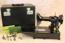 Load image into Gallery viewer, Singer Featherweight 222K Sewing Machine EK633***
