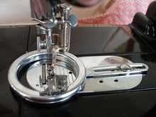 Load image into Gallery viewer, Singer Featherweight 222K Embroidery &amp; Darning Foot (Vintage Original)
