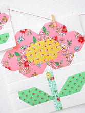 Load image into Gallery viewer, Pattern, Spring Flower Quilt Block by Ellis &amp; Higgs (digital download)

