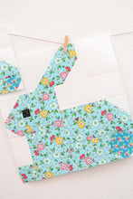 Load image into Gallery viewer, Pattern, Sitting Bunny Rabbit Quilt Block by Ellis &amp; Higgs (digital download)
