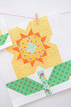 Load image into Gallery viewer, Pattern, Daffodil Flower Quilt Block by Ellis &amp; Higgs (digital download)
